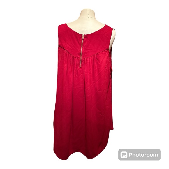 Collective Concepts 2X red polyester sleeveless Vneck flowy blouse - Picture 2 of 4